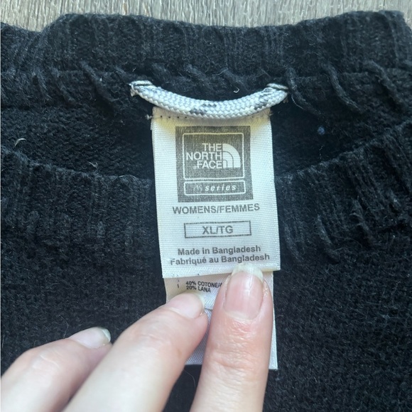 The North Face Men's Black Crewneck Sweater - Picture 2 of 6